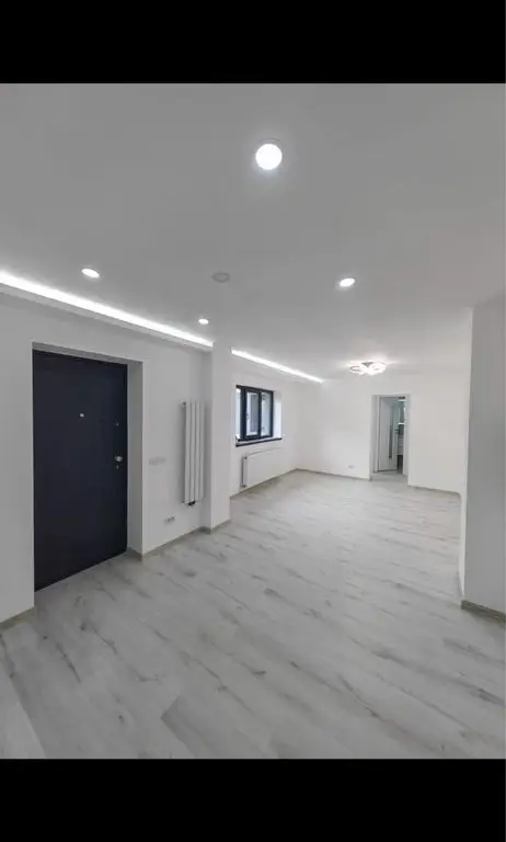 Vand Casa vizavi Cora Alexandriei