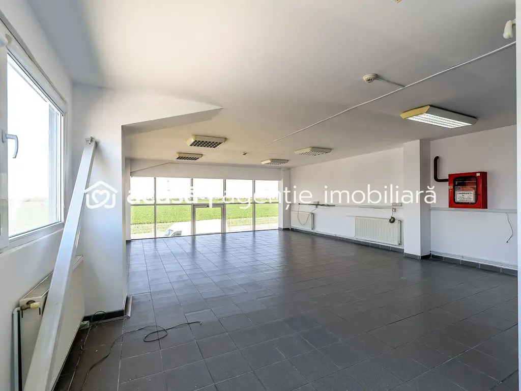 Hală industrială de vânzare 3495 mp în Arad