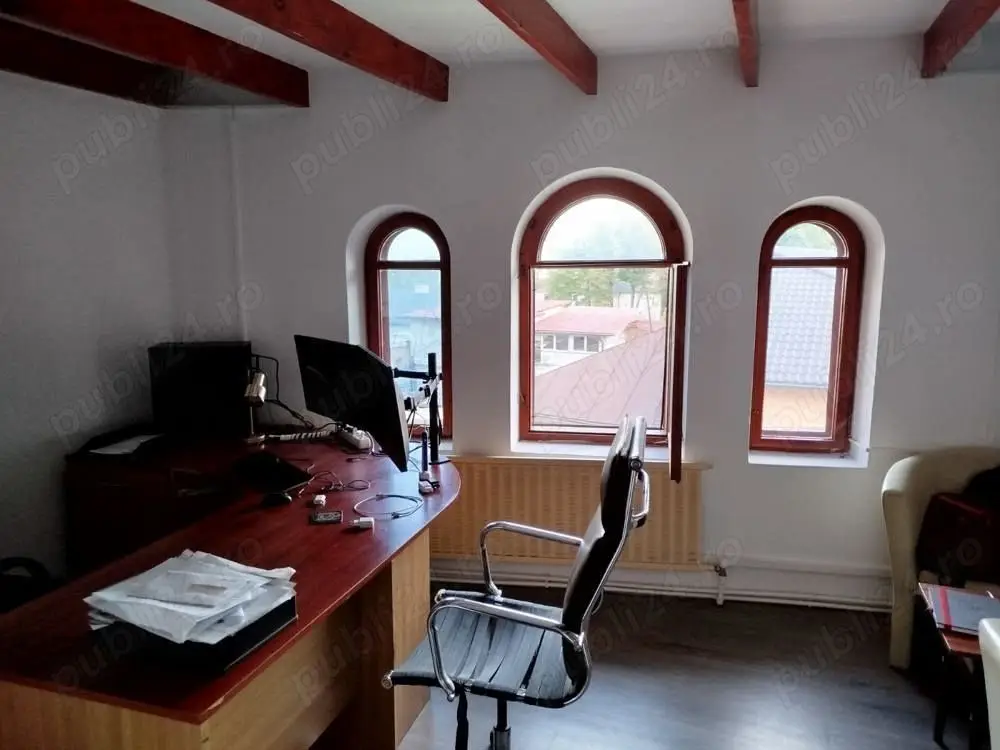 BRASADAS vinde casa cu 14 camere in Iasi zona CENTRALA.