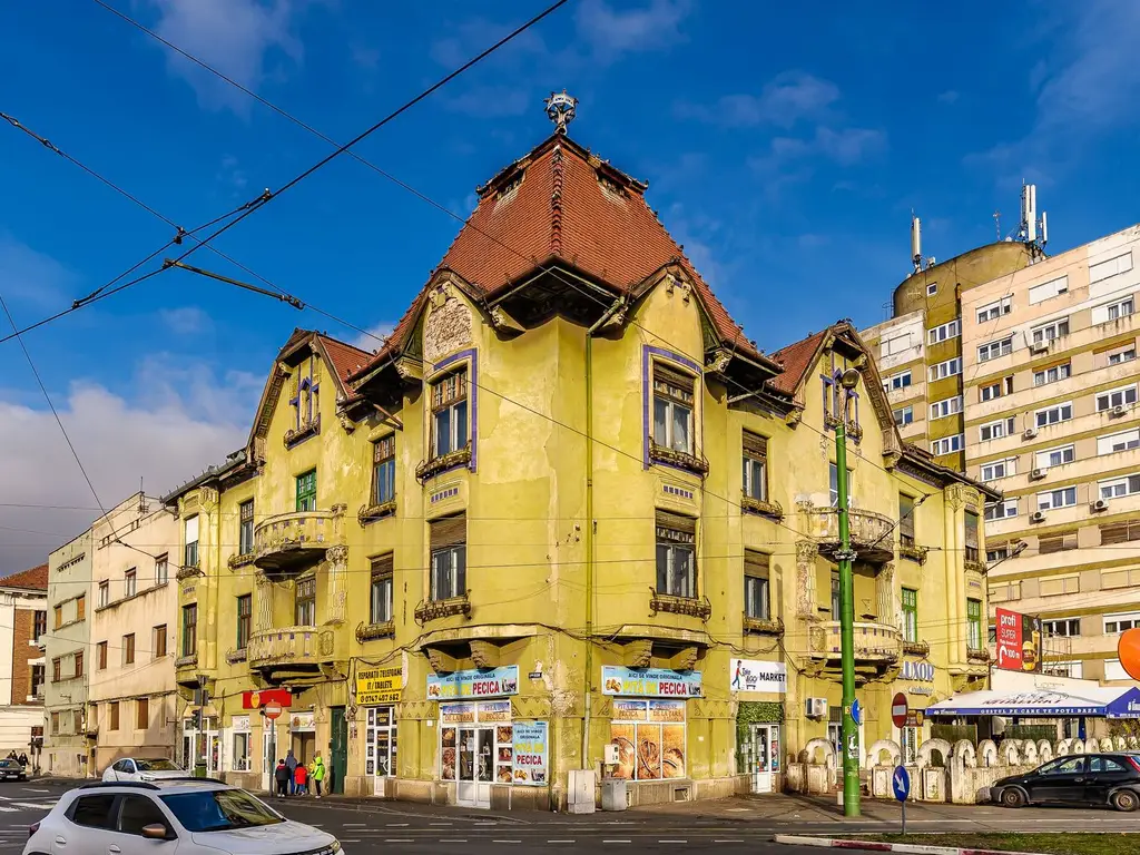 VÂNDUT! Apartament 4 camere, etaj 1, în Palatul Steiner, Arad