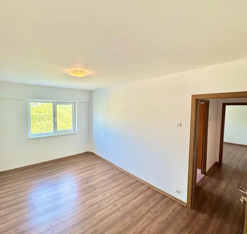 Apartament 2 camere, decomandat – Zona Centrală, bloc Lumina