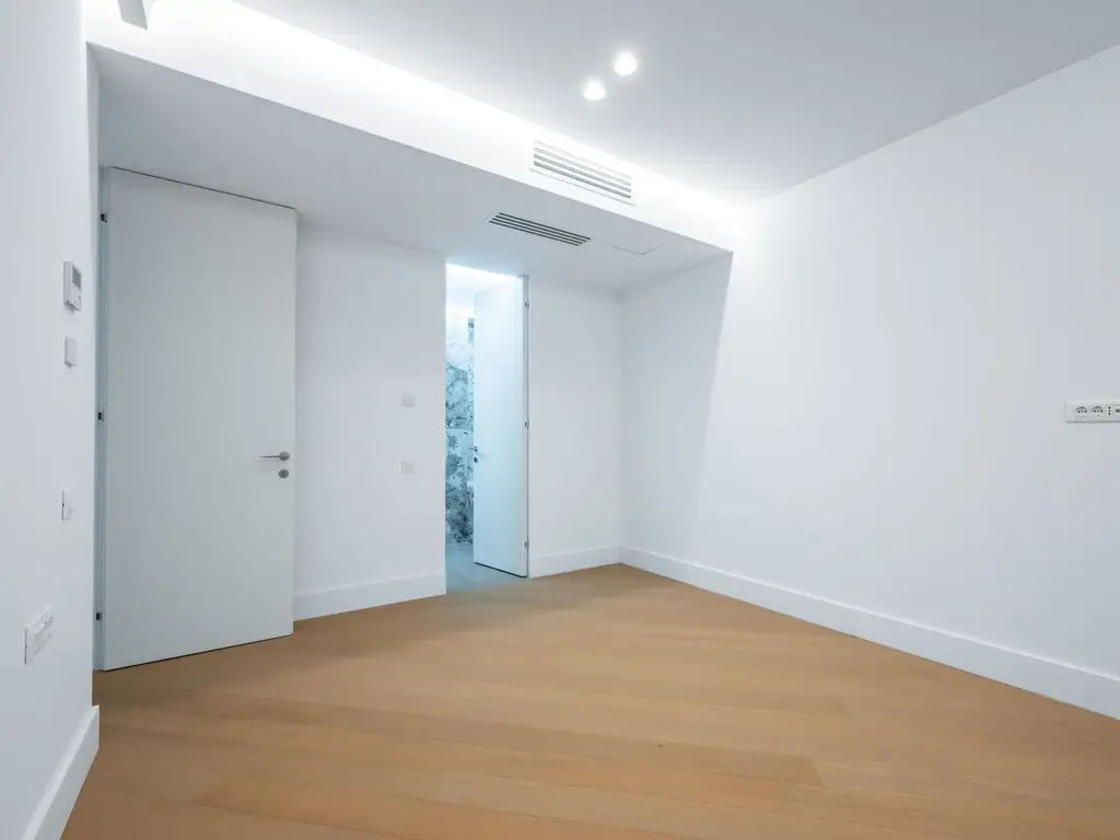 CORTINA 126 | Apartament exclusivist | Vedere libera | 2,900 Eur/mpc | LUX