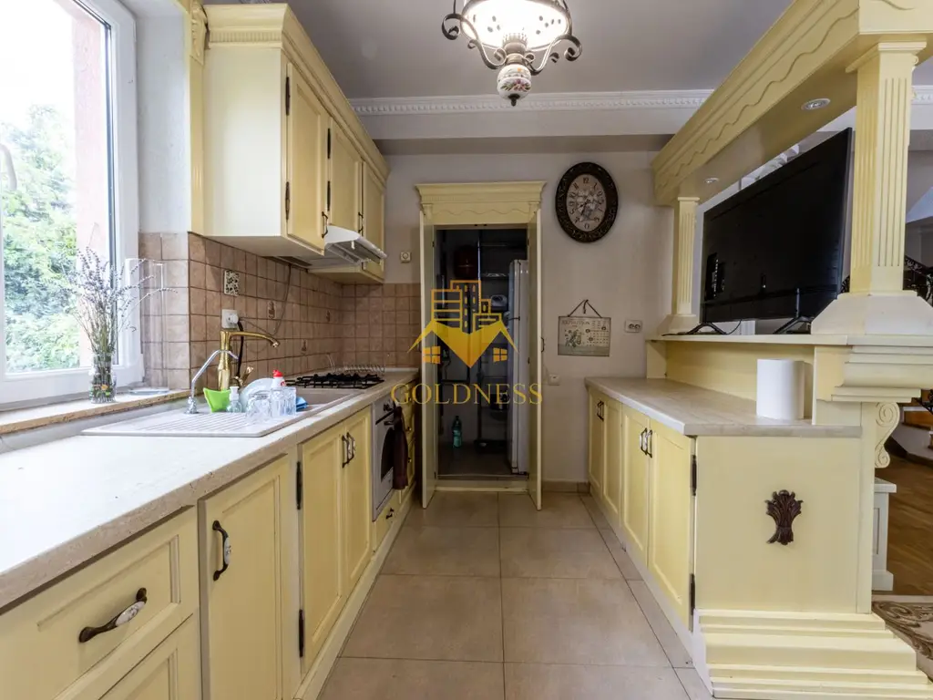 Casa individuala, 5 camere, dressing,garaj, 1000 mp gradina, Borhanci