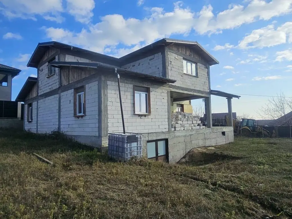 Casa la rosu Bariera Traian, teren 896 mp, COMISION 0%