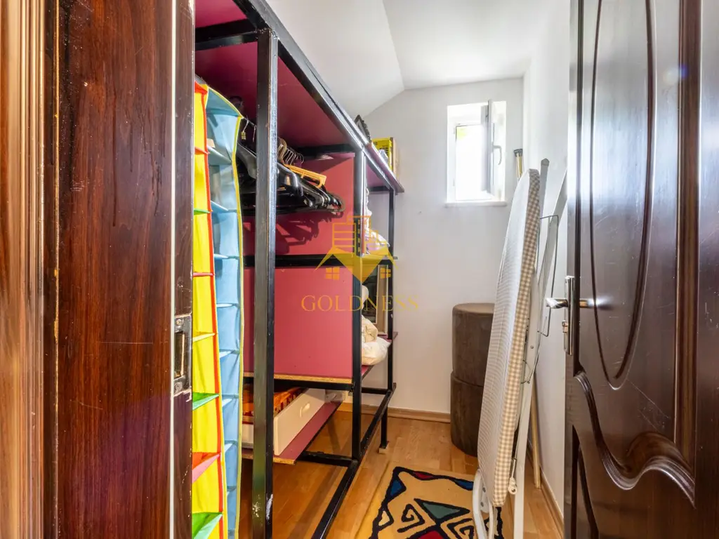 Casa individuala, 5 camere, dressing,garaj, 1000 mp gradina, Borhanci