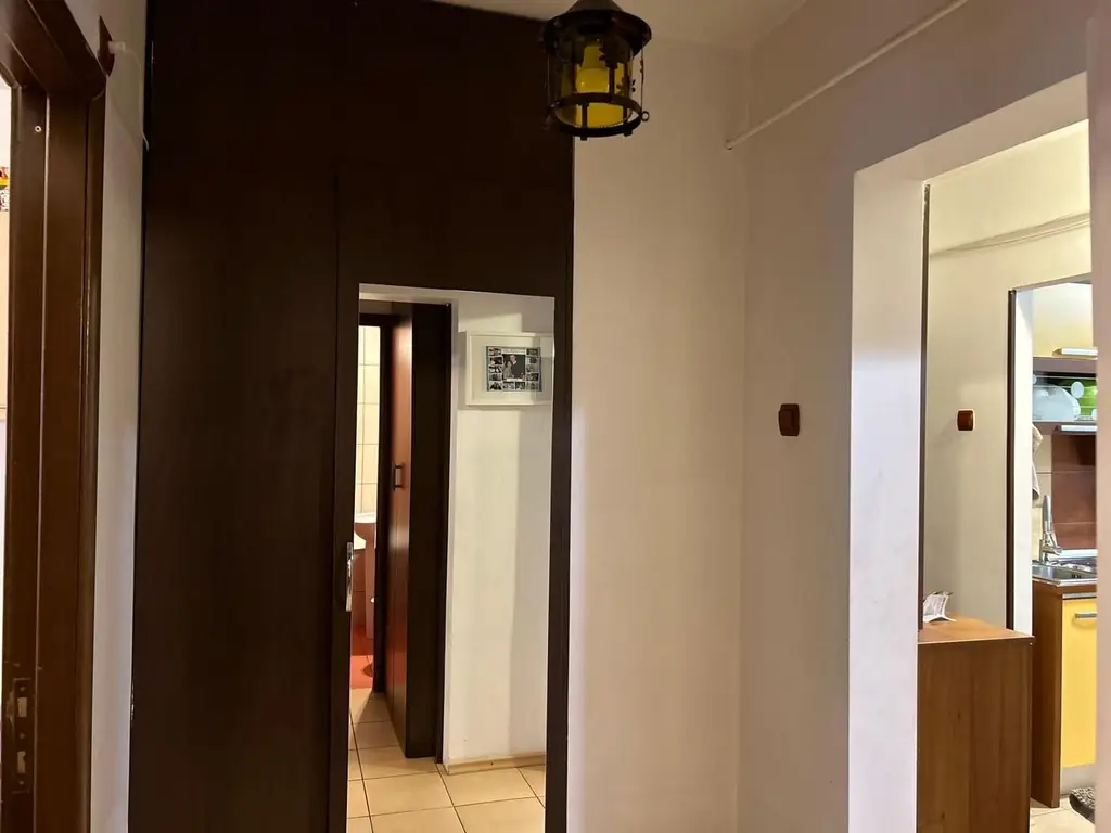 Apartament cu 3 camere, mobilat si utilat - Piata Centrala