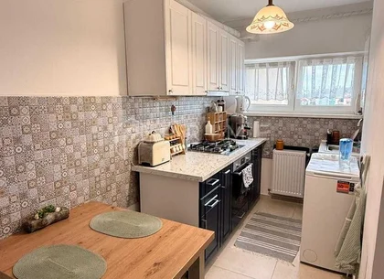 DE ÎNCHIRIAT: Apartament modern cu 2 camere și panoramă – Semicentral