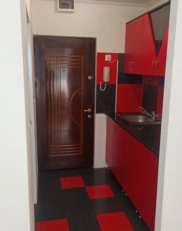 BRASADAS vinde garsoniera etaj 4/4 Micro 17 Somesului.