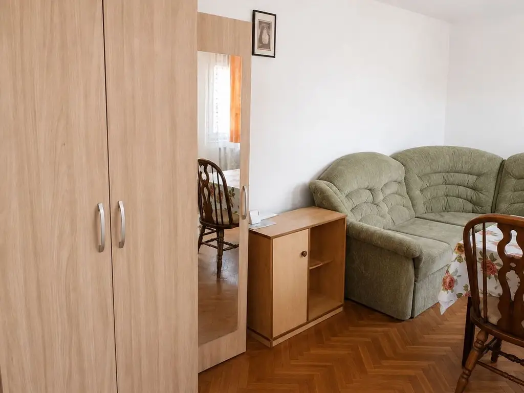 Apartament 2 camere decomandat | Parter | Centrală proprie |