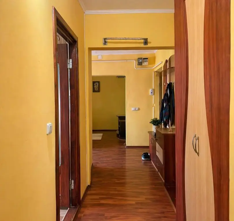 De vanzare apartament cu 4 camere, Dunarea Mall, 95.000 euro