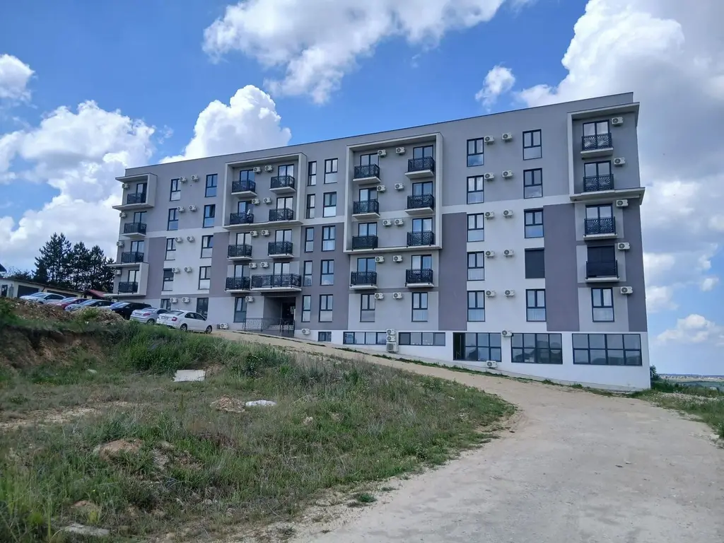 Apartament nou, 1 cameră, Băile Felix.  80 000 E. Comision 0