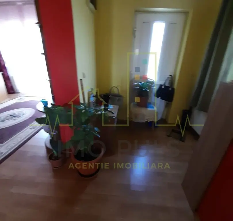 Casa individuala in Dudestii Noi. Panouri solare.