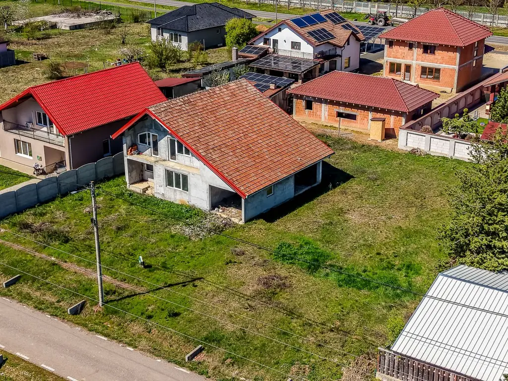 🏡 Casă P+1 la gri | 239 mp construiți | Călugareni -14 km de Arad