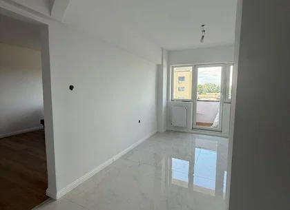 BRASADAS vinde ap 3 cam etaj 7/8 Micro 17 – Recent renovat.