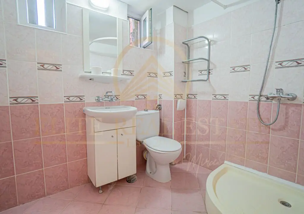 Hotel de vânzare în centrul stațiunii Eforie Sud