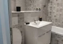 Vanzare - apartament cu 3 camere, Micro 16, renovat, mobilat nou