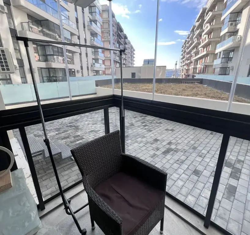 Ap 2 camere Tomis Park cu terasa 108 utili schimb