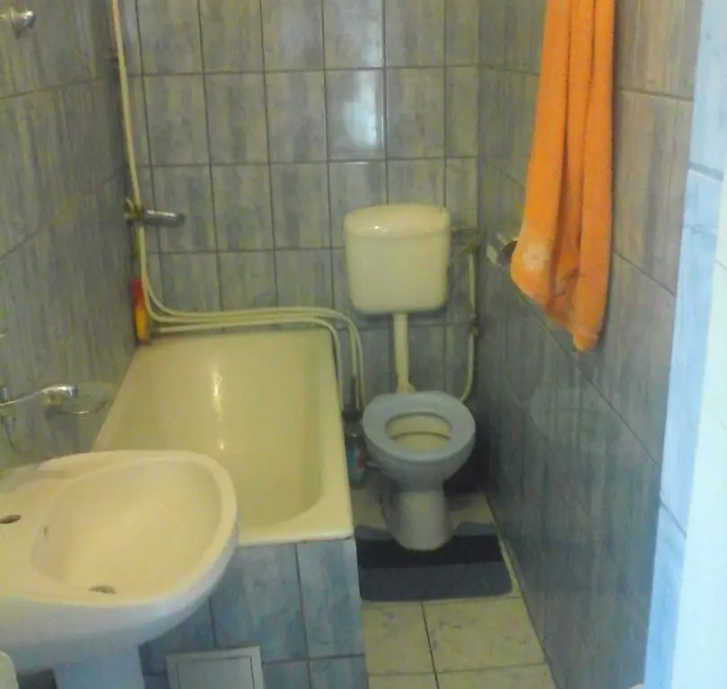 BRASADAS vinde casa cu etaj 4 cam 4 ari in zona 14 Mai.