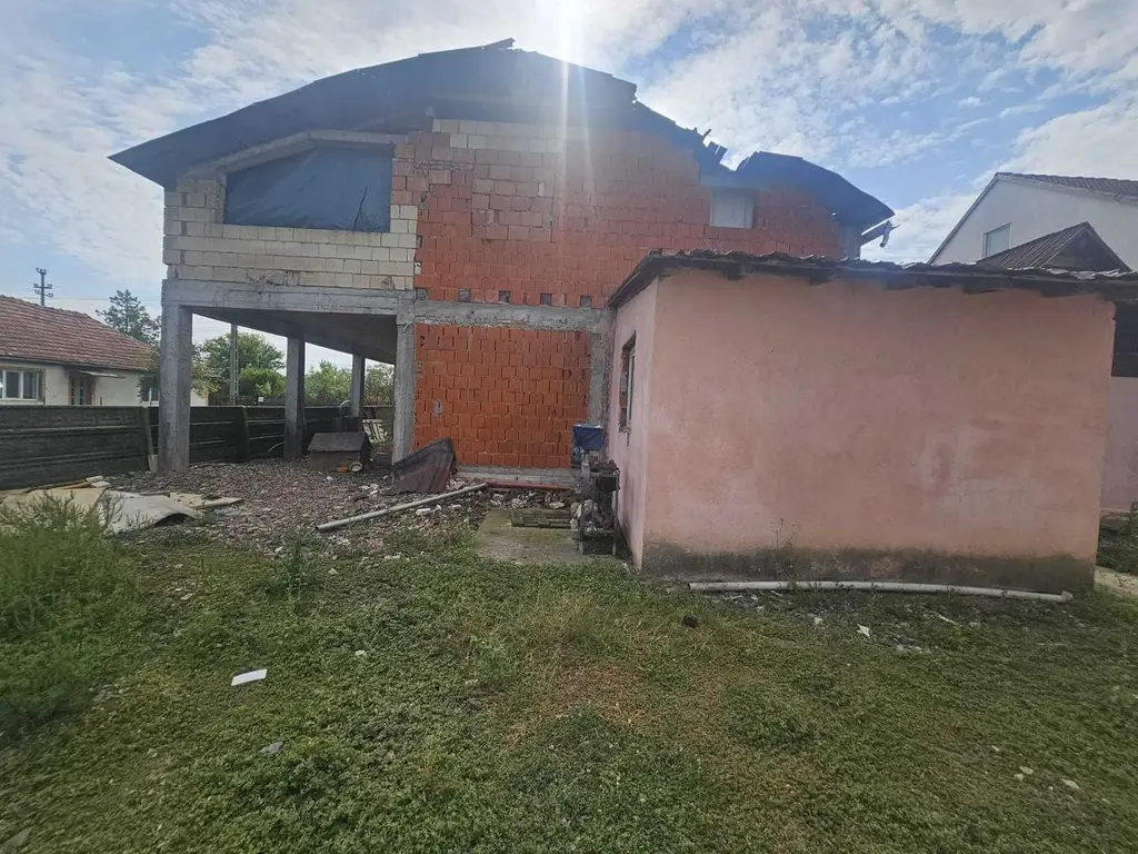 BRASADAS vinde casa la rosu + casa veche teren 14 ari Blaga.