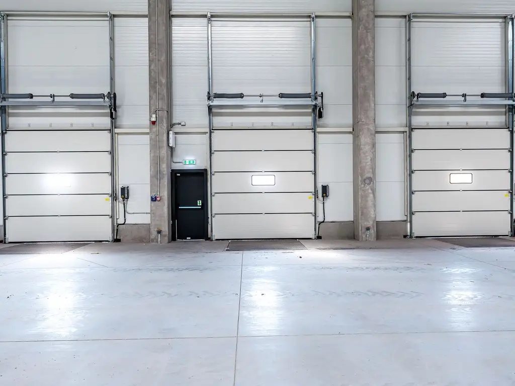 Hala industriala depozitare si productie la 2710 mp