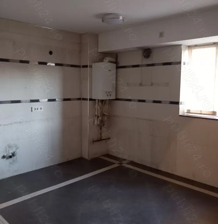 Vand apartament 3 camere