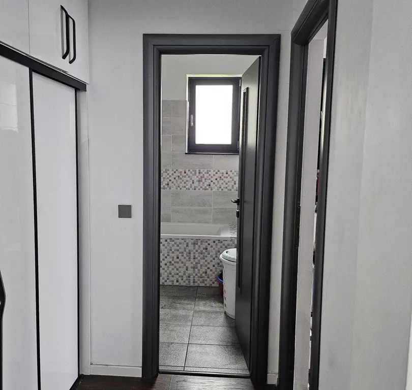 BRASADAS vinde ap 3 cam cu curte proprie in Carpati 2.
