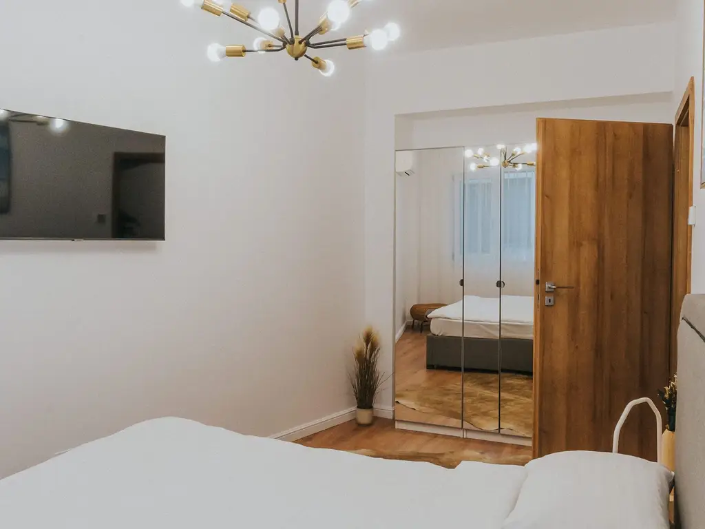 3 camere, ultracentral, Oradea. 235 000 E. Comision 0