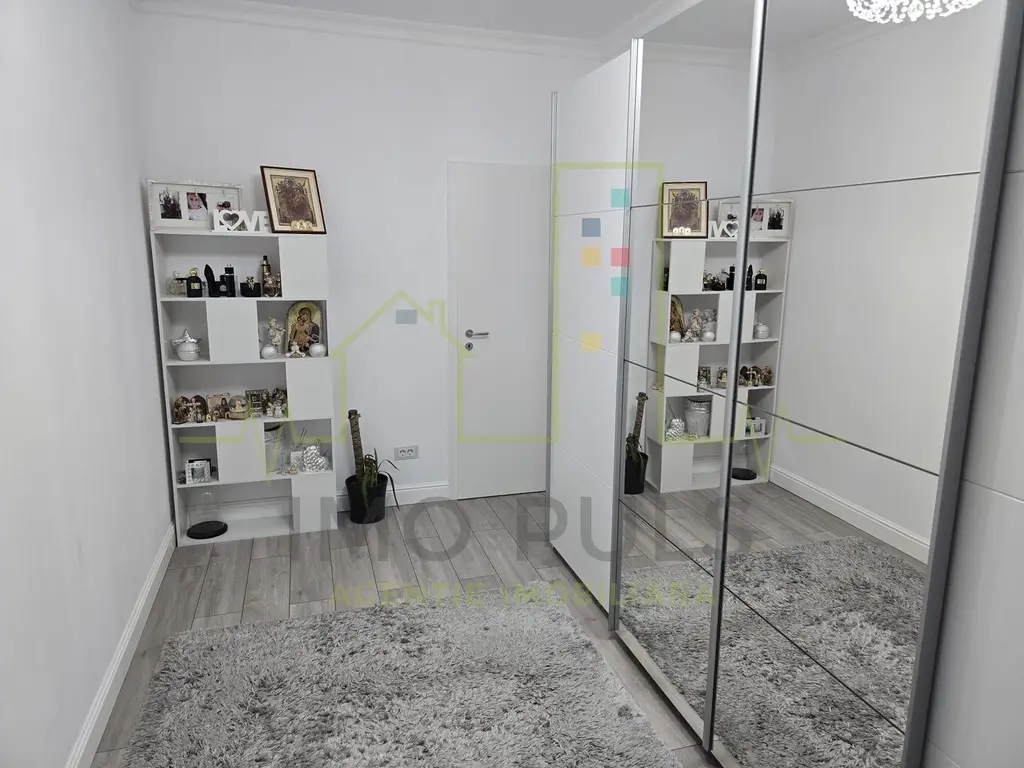 3 Camere. Etaj 1. Mobilat si utilat. 2 locuri de parcare. 2 Bai. 2 Balcoane