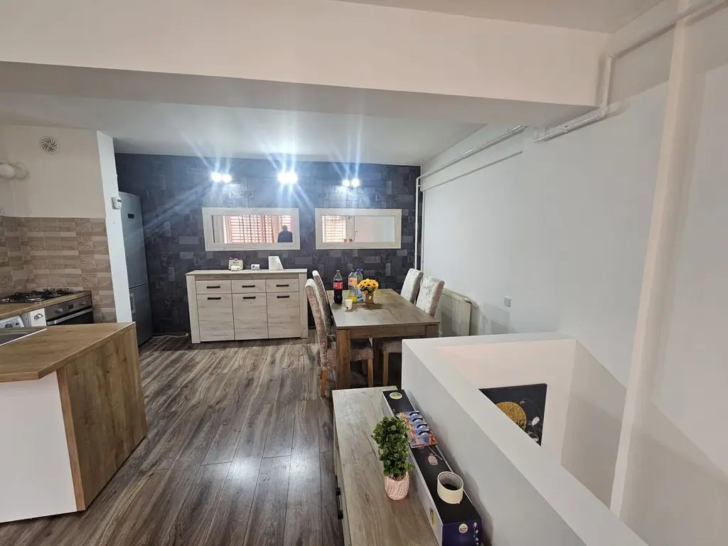 Apartament 2 camere, bloc 2010, garaj, zona Nord