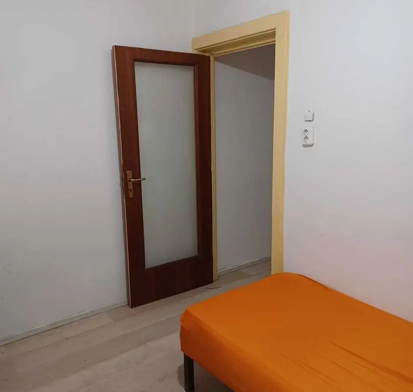 Vanzare apartament 4 camere Piata Victoriei
