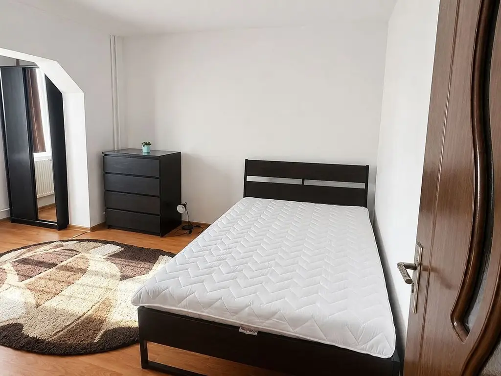 Apartament 2 camere decomandat de închiriat | Zona Soarelui | Etaj 2 |