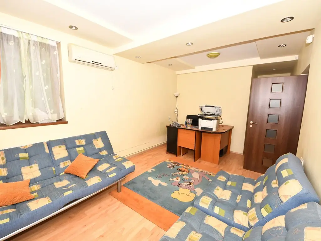Vila spatioasa, pretabil pentru locuit/clinica, zona Micro 17 – Galati