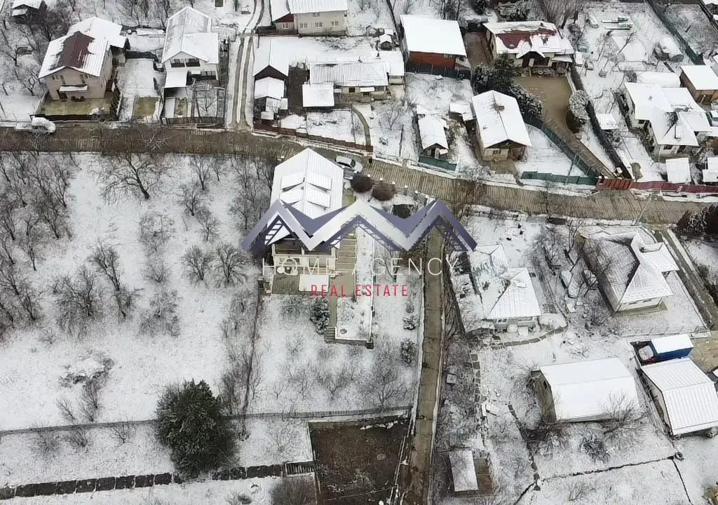 Vilă ultrafinisată cu panoramă superbă, teren 868 mp– Breaza