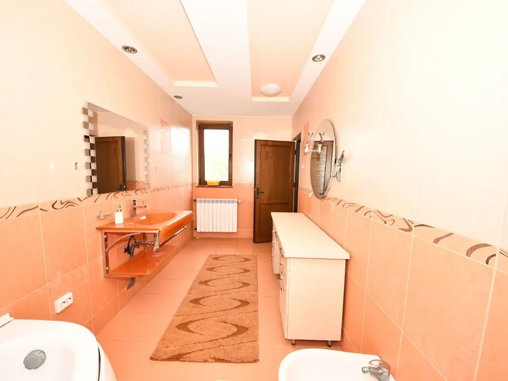 Vila spatioasa, pretabil pentru locuit/clinica, zona Micro 17 – Galati