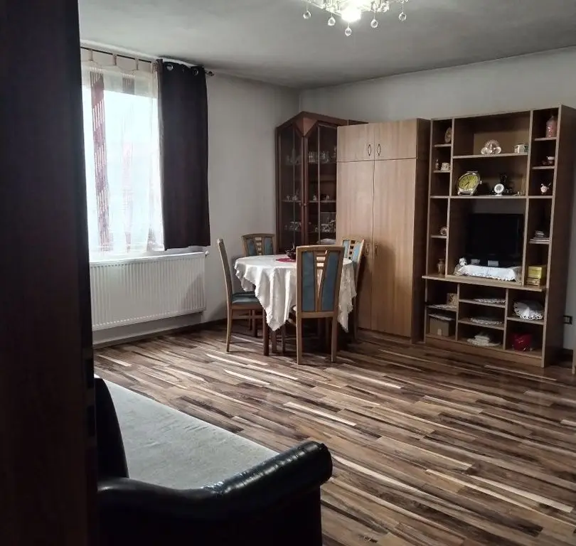 BRASADAS vinde casa cu etaj in zona Paulestiului.