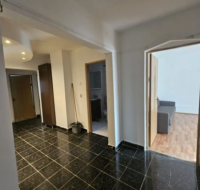 INCHIRIERE APARTAMENT 4 CAMERE | PARTER