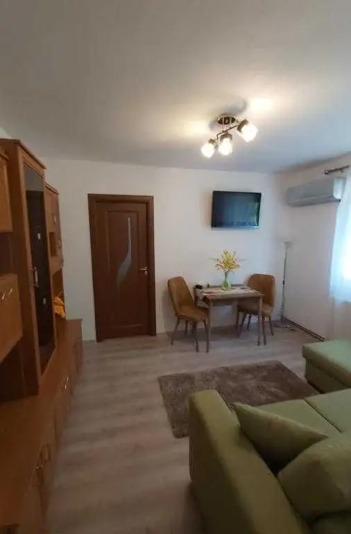 Apartament cu 2 camere din Micro 14