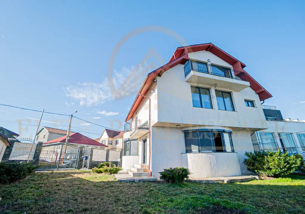 Năvodari - Casă exclusivistă cu ponton privat – Primul rând la lac