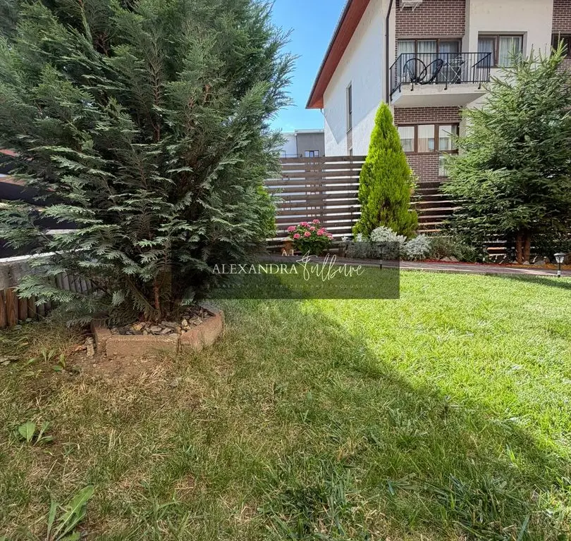 Apartament 3 camere, curte, boxa, parcare, Sub Cetate