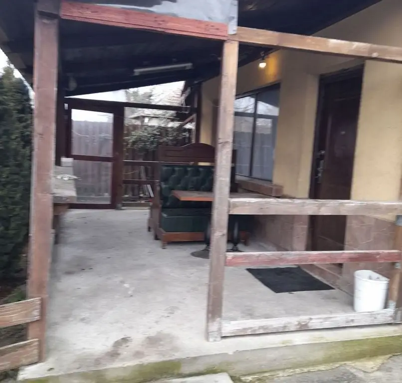 Vand casa cu grajd si teren in Satu Mare Com Craidorolot Jud Satu Mare 2