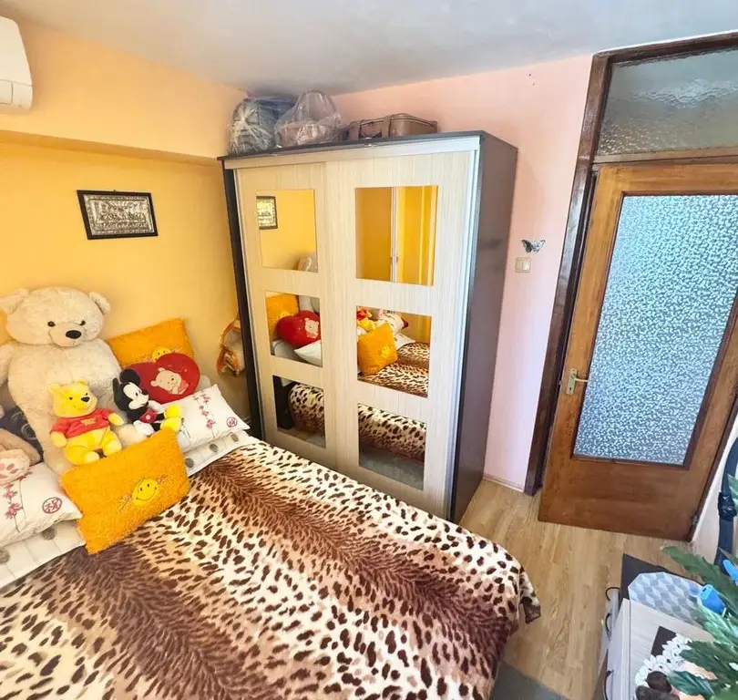 Apartament spațios, 3 camere – Bulevardul CFR, Giurgiu