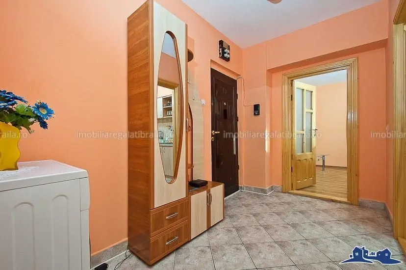De inchiriat apartament cu 2 camere, Piata Centrala, 370 euro