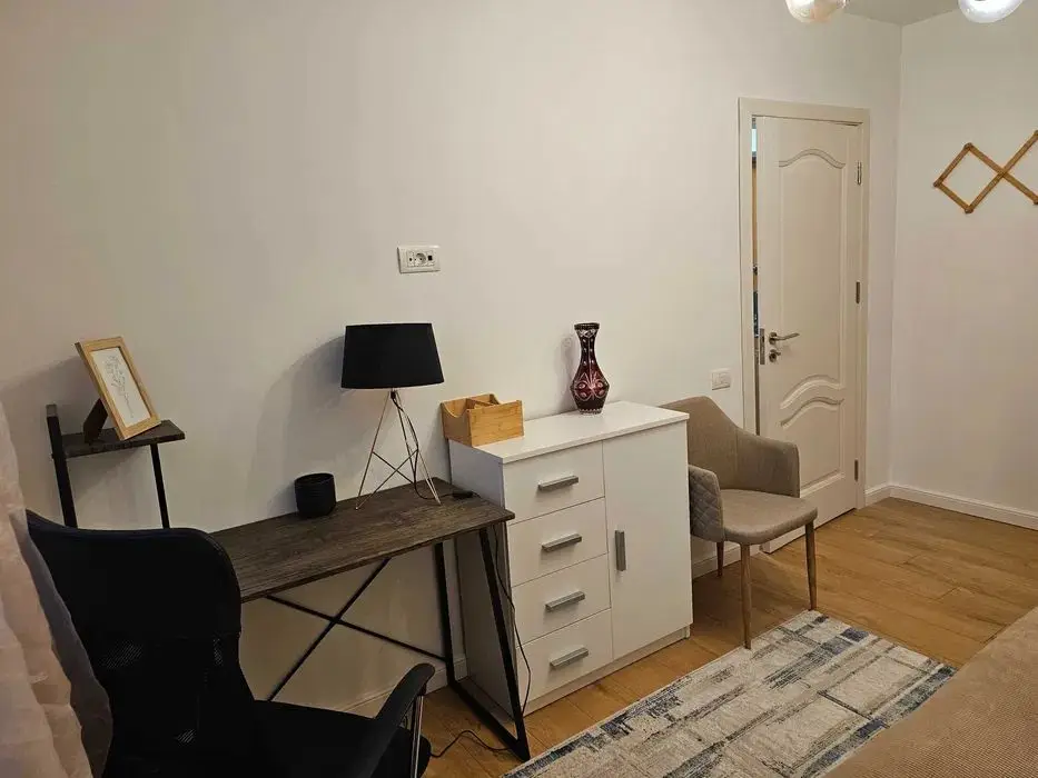 Vanzare - apartament 3 camere mobilat, etaj 2, Tiglina 1, 85.000 euro