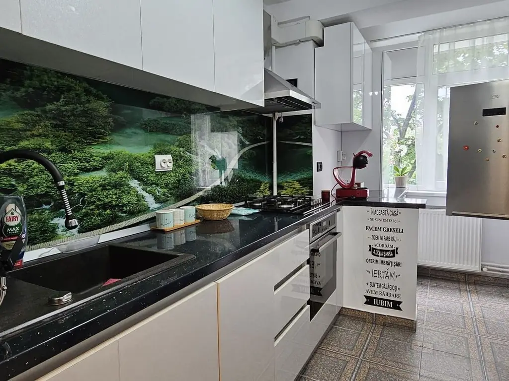 Inchiriez apartament 3 camere – Tiglina 3, etaj 1, mobilat si utilat