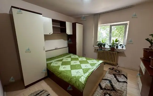 Apartament 4 camere de vânzare – Strada Daciei