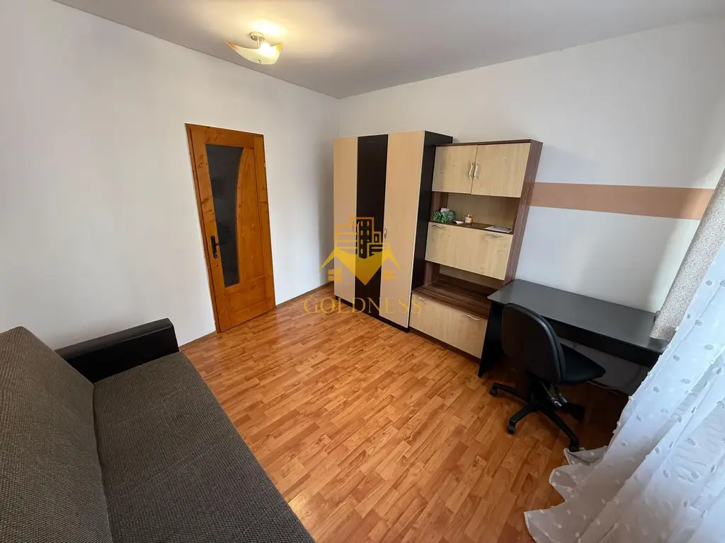 3 camere decomandate, balcon, Centru Piata Abator, Parcul Feroviarilor