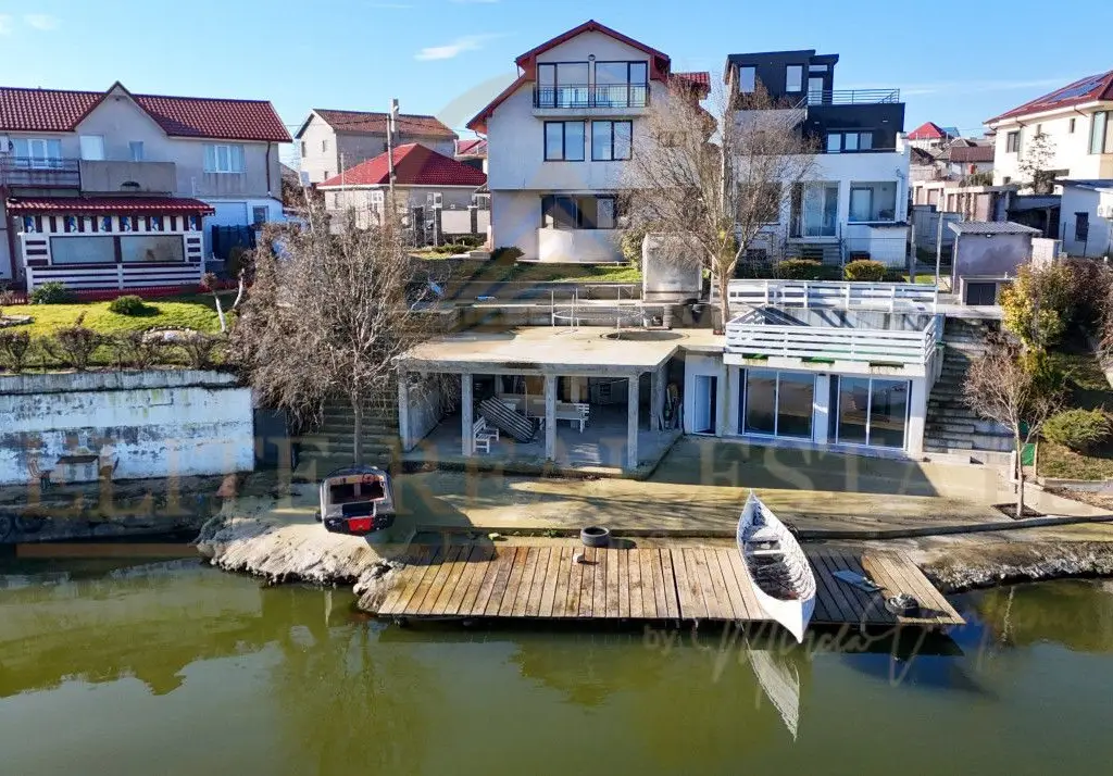 Năvodari - Casă exclusivistă cu ponton privat – Primul rând la lac