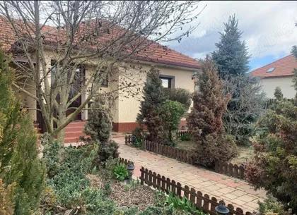 BRASADAS vinde casa cu 3 cam teren 770mp in Lazuri.