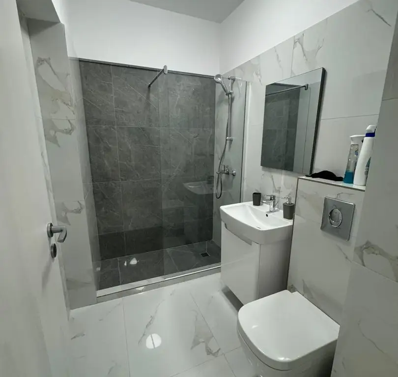 Garsonieră Envogue Residence, aproape de metrou, centrală proprie