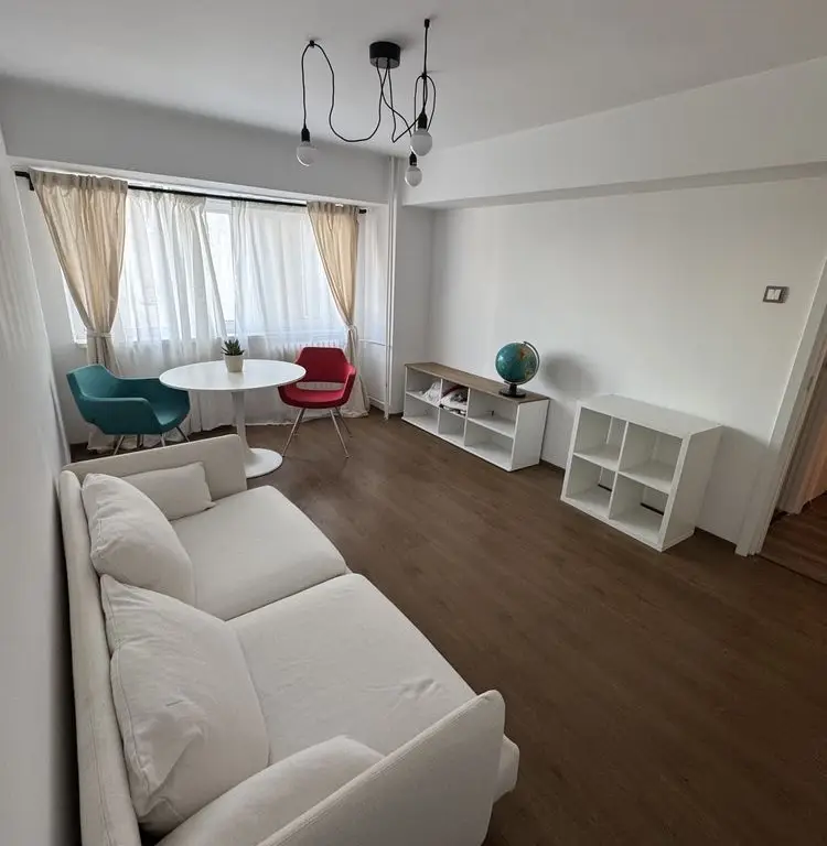 Inchiriez apartament 2 camere Piata Victoriei